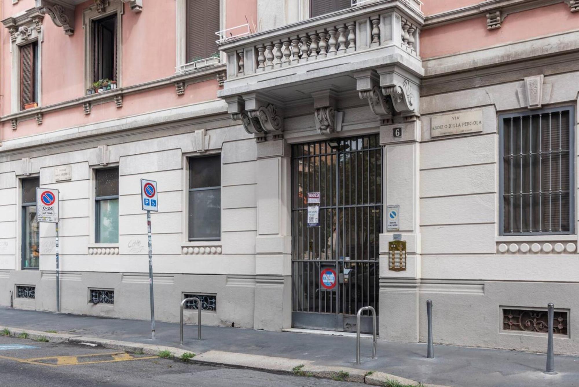 In Piazza A Isola Apartment Milan Exterior photo